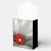 Red Poinsettia en parels op het groene winterhuwel Bedankdoosjes (Geopend)