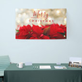 Red Poinsettias met Golden Bokeh Merry Kerstmis Spandoek (Beurs)