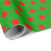 Red Polka Dots on Green Background kerstcadeau Cadeaupapier (Rol Hoek)