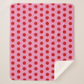 Red Polka Dots on Pink Sherpa Deken (Voorkant)