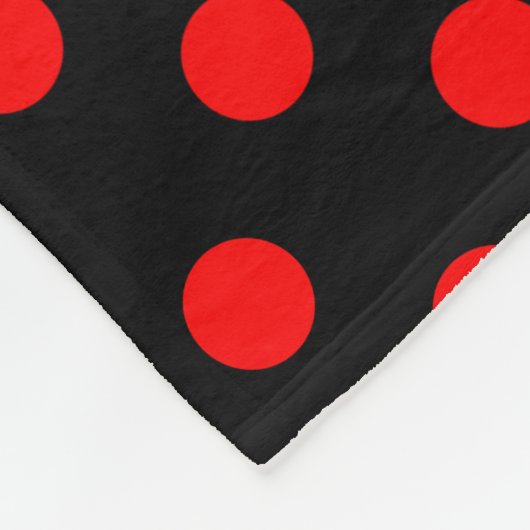 Red Polka Dots Pattern on Black Background Fleece Deken (Hoek)