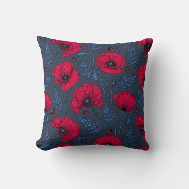 Red poppies and ladybugs on dark blue kussen (Voorkant)