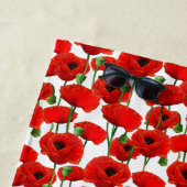 Red Poppies Floral Pattern Strandlaken (In situ)