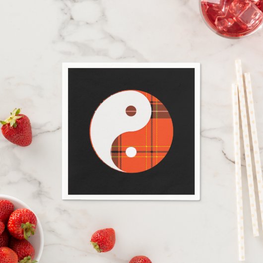 Red Pset en White Yin Yang Servet (Insitu)