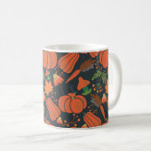 Red pumpkin seamless pattern and carrots koffiemok (Voorkant rechts)