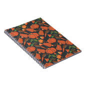 Red pumpkin seamless pattern and carrots notitieboek (Rechterzijde)