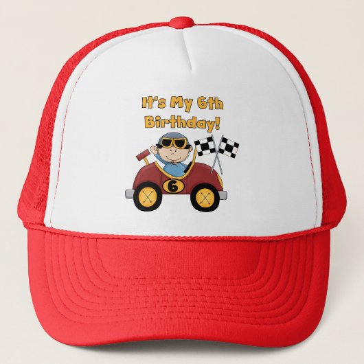 Red Race Car 6th Birthday T-shirts en geschenken Trucker Pet (Voorkant)