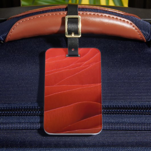 Red Ranunculus Flower Petals Bagagelabel (Voorkant Insitu 2)