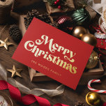 Red Retro  Font Vrolijk Kerstfeest Folie Feestdagenkaart<br><div class="desc">Vrolijk kerstkaartje: een retro design,  met een  typografie in gouden folie en een klassieke rode achtergrond.</div>