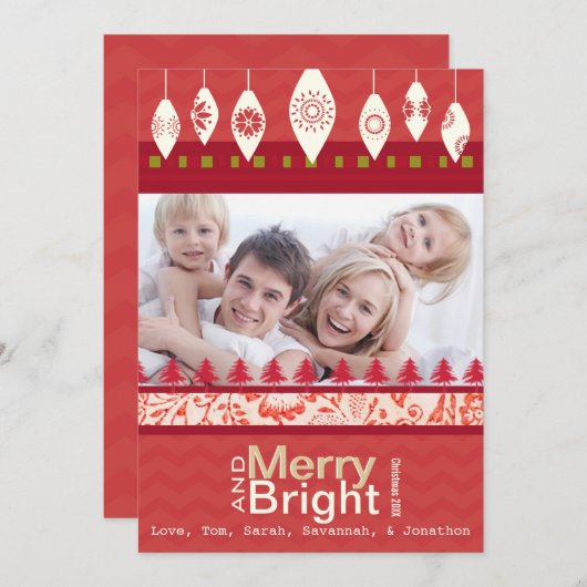 Red Retro Merry en Bright Family Photo Card Feestdagenkaart (Voorkant / Achterkant)