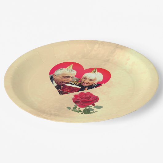 Red Rose aangepaste Jubileum Papieren Bordje (Gekanteld)