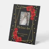 Red Rose Black en Gold Quinceañera Reclamebord Met Voetstuk (Voorkant)