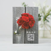 Red Rose Bouquet & Barn Wood Wedding QR Code RSVP Kaartje (Staand voorkant)