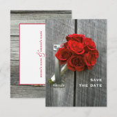 Red Rose Bouquet en Barnwood Wedding Save the Date (Voorkant / Achterkant)