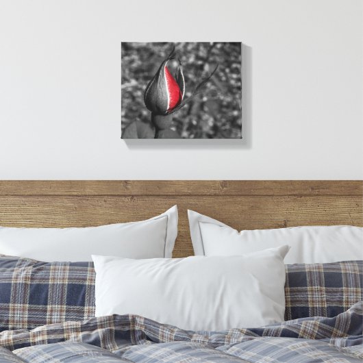 Red Rose Bud Canvas Afdruk (Insitu (Slaapkamer))