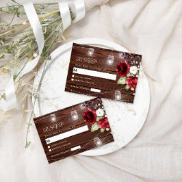 Red Rose Flowers Rustic Wood Wedding RSVP-kaart RSVP Kaartje