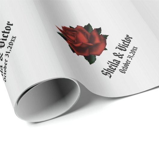 Red Rose Gothic Wedding Name and Date Cadeaupapier (Rol Hoek)