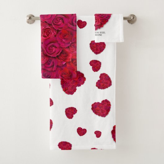 Red Rose Heart Romantic Floral Custom Text Bad Handdoek (Insitu)