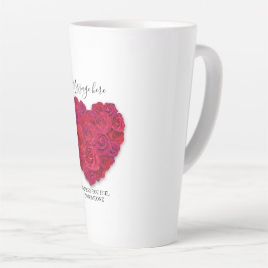 Red Rose Heart Romantic Floral Custom Text Latte Mok (Rechterhoek)