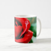 Red Rose met dauwdruppels Koffiemok (Voorkant rechts)