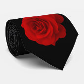 Red Rose op Black Stropdas (Opgerold)