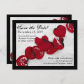 Red Rose Petals in sneeuw, winterhuwelijk Aankondigingskaart (Voorkant / Achterkant)