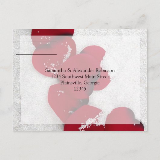 Red Rose Petals in sneeuw, winterhuwelijk Uitnodiging Briefkaart (Achterkant)