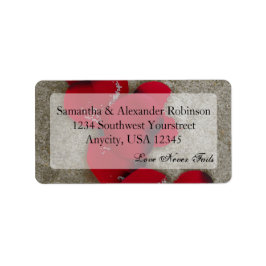 Red Rose Petals op Zand Beach Wedding Etiket