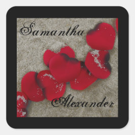 Red Rose Petals op Zand Beach Wedding Vierkante Sticker