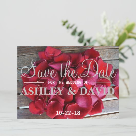 Red Rose Petals Sla de datumkaart op Save The Date (Staand voorkant)