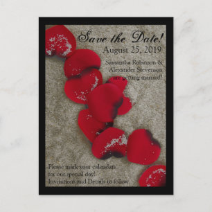 Red Rose Petals Zand Beach Bruiloft Save the Date Aankondigingskaart