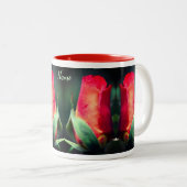 Red Rosebud Flower Personalized Tweekleurige Koffiemok (Voorkant rechts)