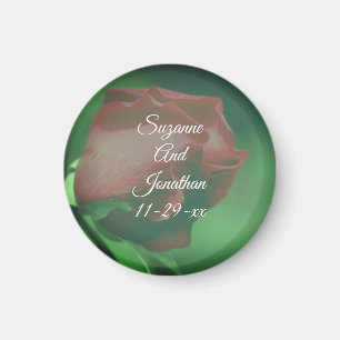 Red Rosebud Flower Personalized Wedding Magneet