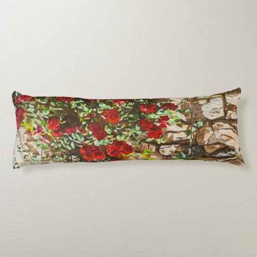 Red Roses Against a Stone Wall Lichaamskussen (Achterkant)