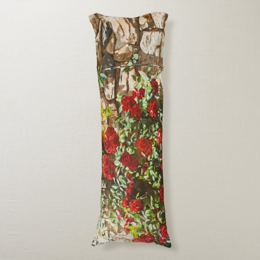 Red Roses Against a Stone Wall Lichaamskussen (Voorkant Verticaal)