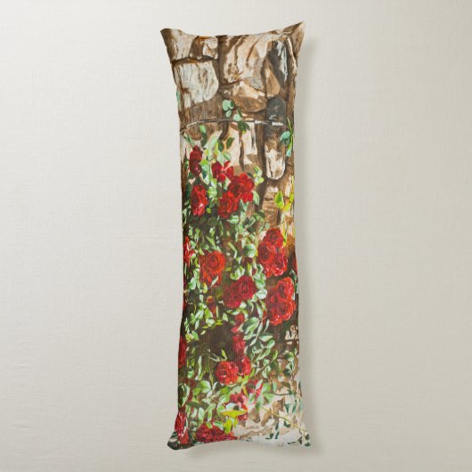 Red Roses Against a Stone Wall Lichaamskussen (Achterkant (Verticaal))