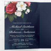 Red Roses en White Magnolia Navy Blue Wedding Drieluik Uitnodiging (Binnenzijde eerst)