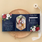 Red Roses en White Magnolia Navy Blue Wedding Drieluik Uitnodiging
