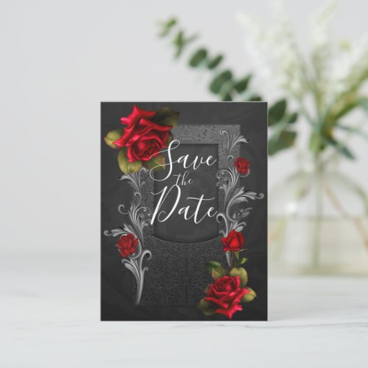 Red Roses Gothic Wedding Save the Date Aankondigingskaart (Staand voorkant)