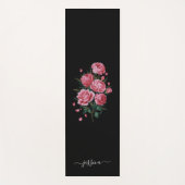 Red Roses on Black with script name Yogamat (Voorkant)