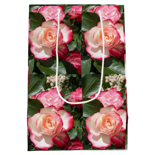 Red Roses Rozen Witte bloemenhuisje tuin Medium Cadeauzakje (Achterkant)