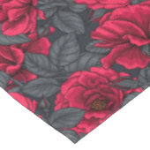 Red roses with gray leaves on black tafelkleed (Gekanteld)