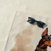 Red Rust Brown Doberman Pinscher Dog Strandlaken (In situ)