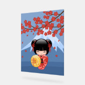 Red Sakura Kokeshi Doll - Cute Geisha Girl Acryl Bord (Hoek)