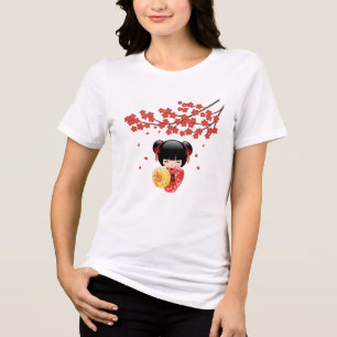 Red Sakura Kokeshi Doll - Japanse Geisha Tri-Blend Shirt