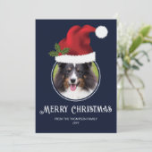 Red Santa Hat aangepaste fotosjabloon op blauw Feestdagenkaart (Staand voorkant)