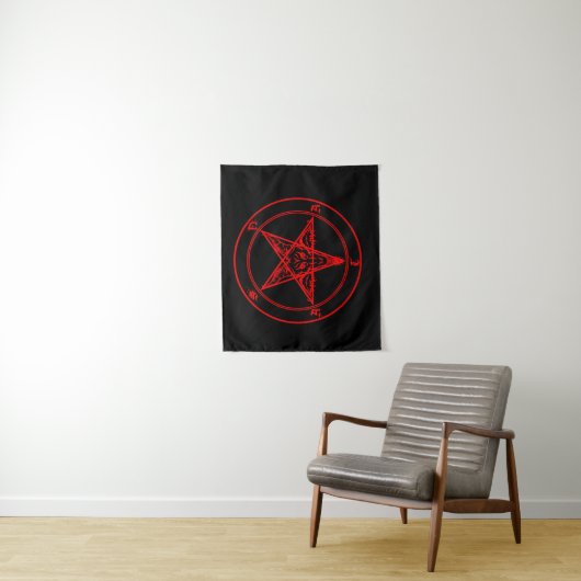 Red Satan Tapestry Wandkleed (In situ)