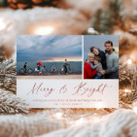Red Script Merry en Bright Photo Card Feestdagenkaart<br><div class="desc">Feestelijk Modern Minimalistisch,  rood kalligrafiescript "Merry & Bright" met massief rode achtergrond,  2 foto kerstkaart.</div>