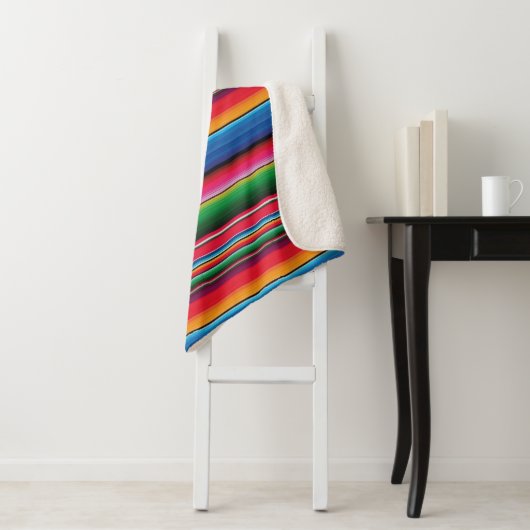 Red Serape Saltillo traditionele mexicaanse deken (In situ)