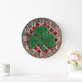 Red Shamrock And Celtic Knots Round Clock Grote Klok (Huis)